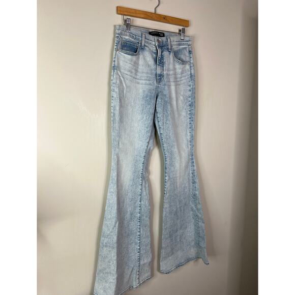 NWT Veronica Bread Sheridan Bell Bottom Flared High-Rise Denim Jeans Sky Size 28 - Picture 3 of 10
